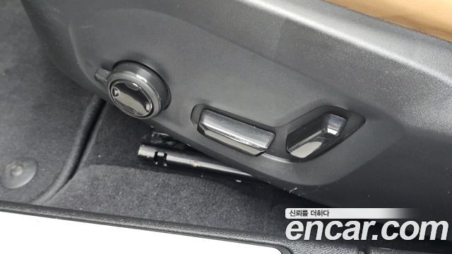 Volvo V60 2019 — photo 28