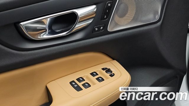 Volvo V60 2019 — photo 29
