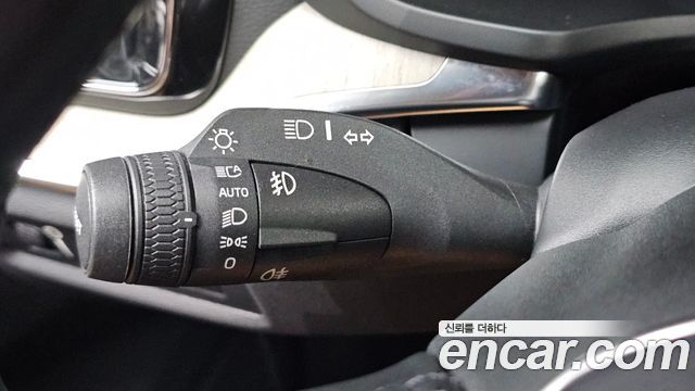 Volvo V60 2019 — photo 32