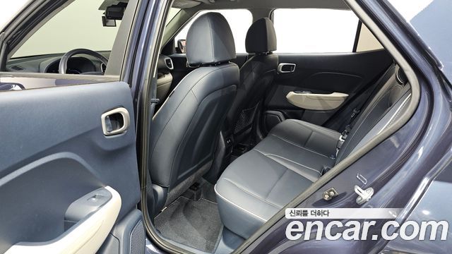 Hyundai Venue 2023 — photo 11