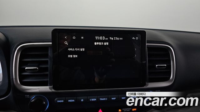 Hyundai Venue 2023 — photo 16
