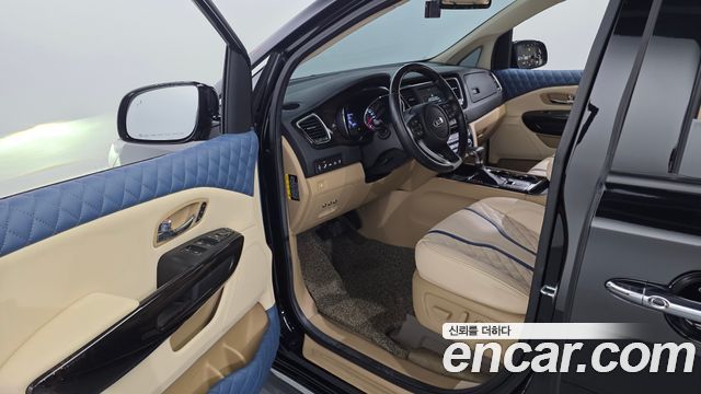 Kia Canival 2020 — photo 13