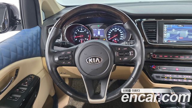 Kia Canival 2020 — photo 19