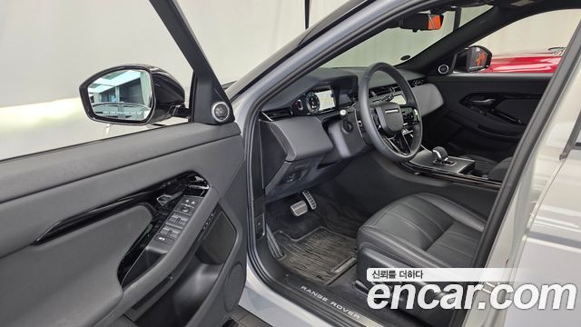 Land Rover Range Rover Evoque 2025 — photo 13