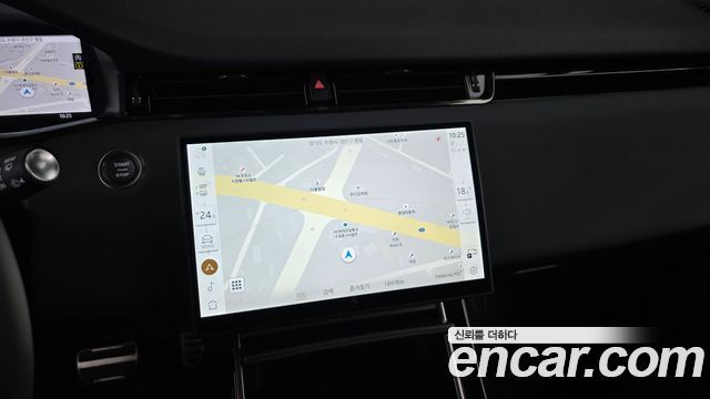 Land Rover Range Rover Evoque 2025 — photo 19