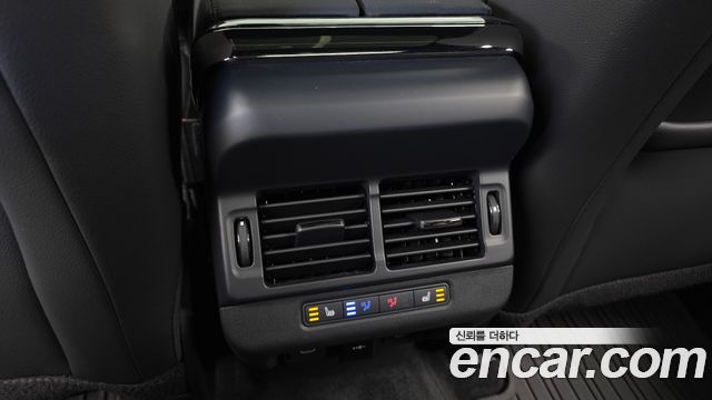 Land Rover Range Rover Evoque 2025 — photo 24