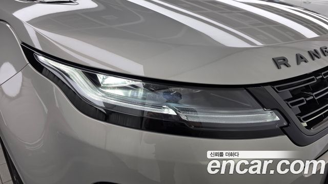 Land Rover Range Rover Evoque 2025 — photo 8