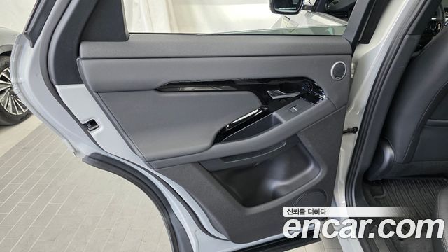 Land Rover Range Rover Evoque 2025 — photo 15