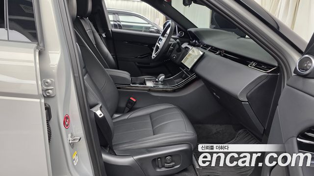 Land Rover Range Rover Evoque 2025 — photo 16