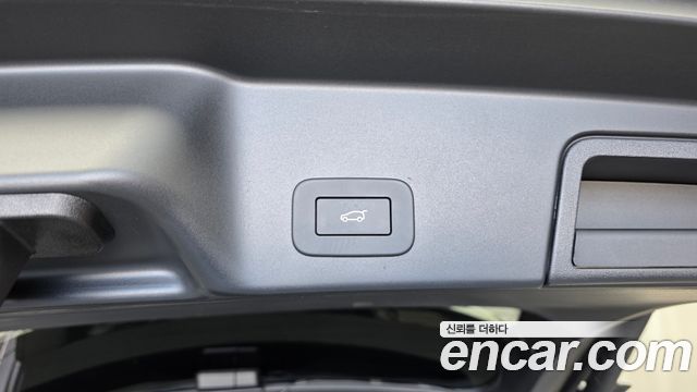 Land Rover Range Rover Evoque 2025 — photo 27