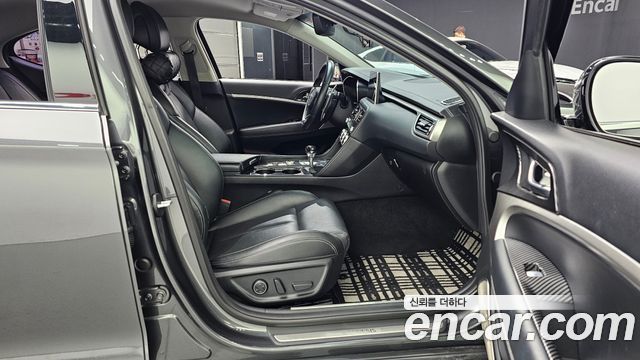 Genesis G70 2018 — photo 17