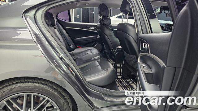 Genesis G70 2018 — photo 18