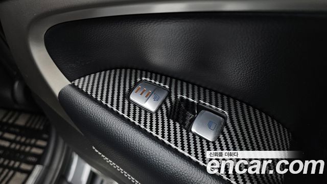 Genesis G70 2018 — photo 25