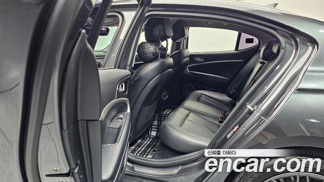 Genesis G70 2018 — photo 16