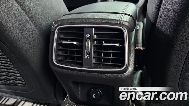 Genesis G70 2018 — photo 28