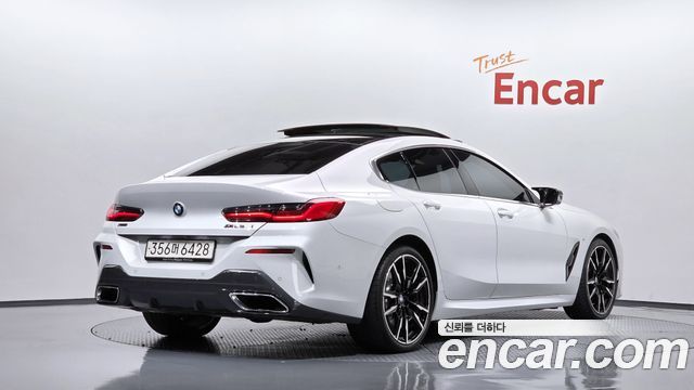 BMW 8-Series 2024 — photo 2