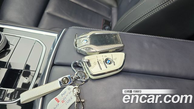 BMW 8-Series 2024 — photo 29