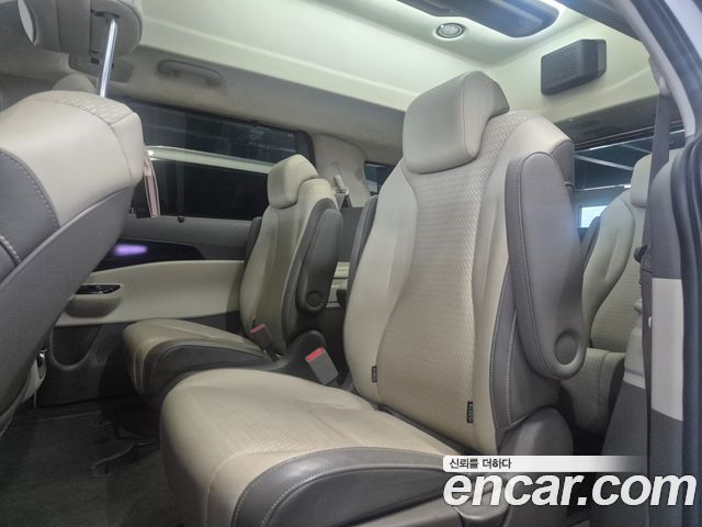 Kia Canival 2022 — photo 11