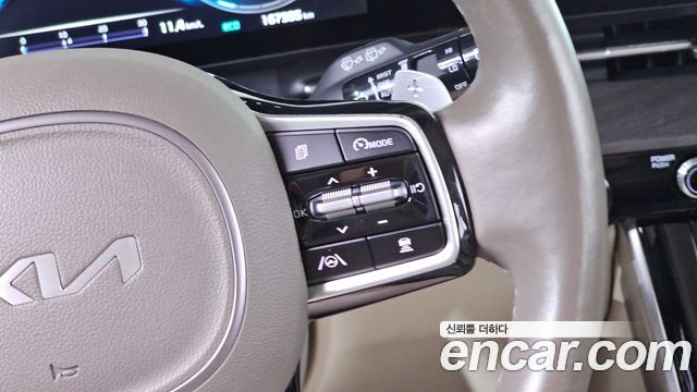 Kia Canival 2022 — photo 17