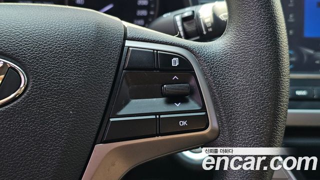 Hyundai AVANTE 2017 — photo 23