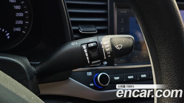 Hyundai AVANTE 2017 — photo 26