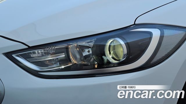 Hyundai AVANTE 2017 — photo 8