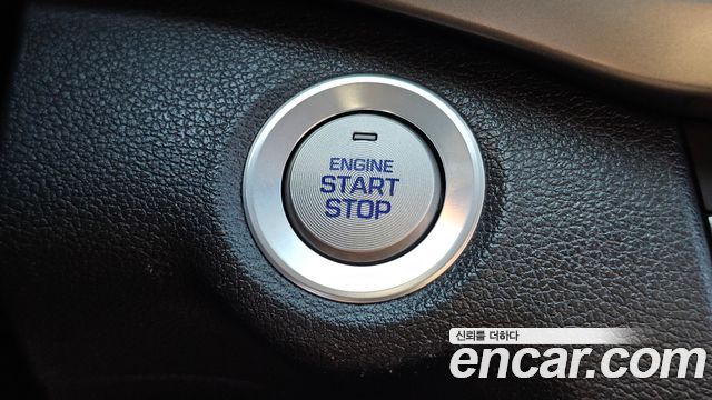 Hyundai AVANTE 2017 — photo 31