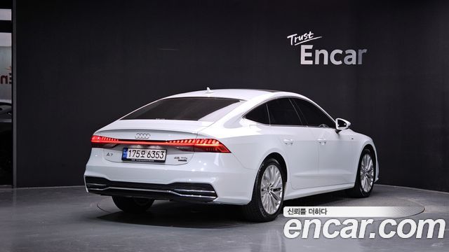 Audi A7 2021 — photo 2