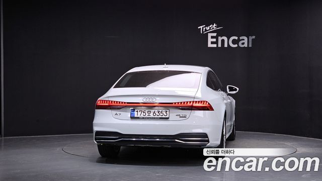 Audi A7 2021 — photo 4