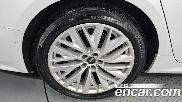 Audi A7 2021 — photo 5