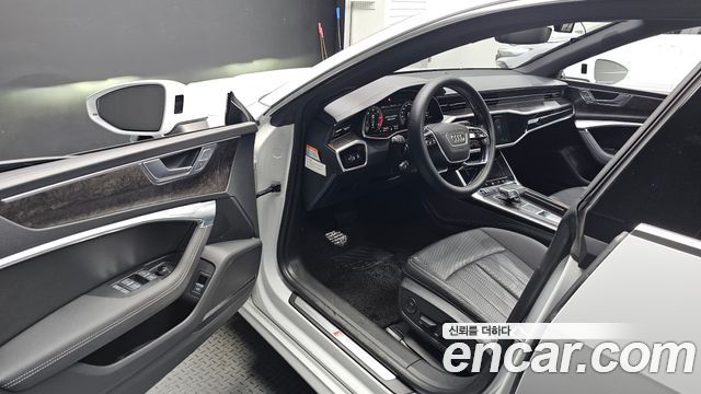 Audi A7 2021 — photo 13