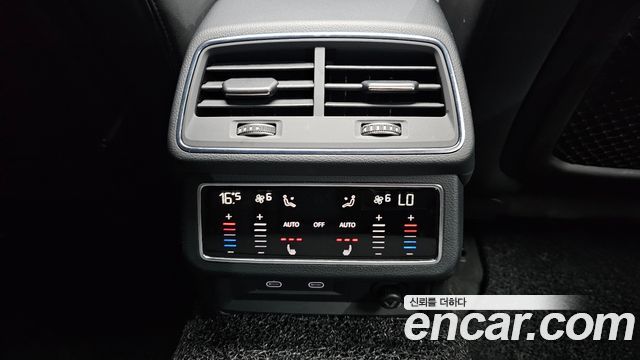 Audi A7 2021 — photo 23