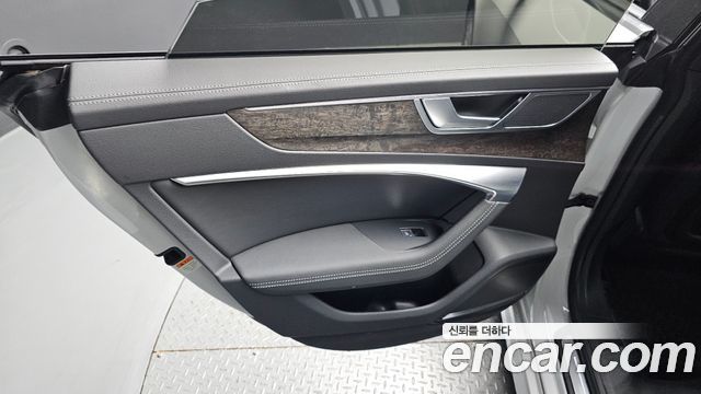 Audi A7 2021 — photo 15