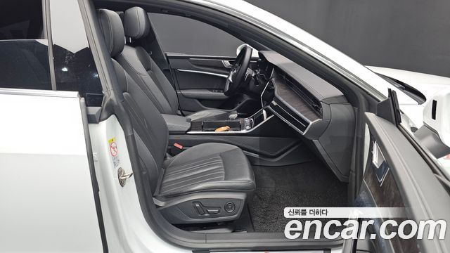 Audi A7 2021 — photo 16