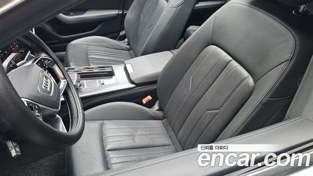 Audi A7 2021 — photo 27
