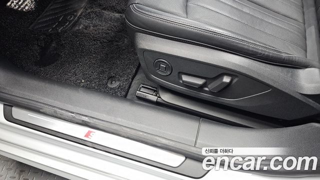 Audi A7 2021 — photo 32