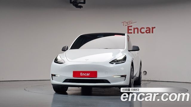 Tesla Model Y 2022 — photo 3