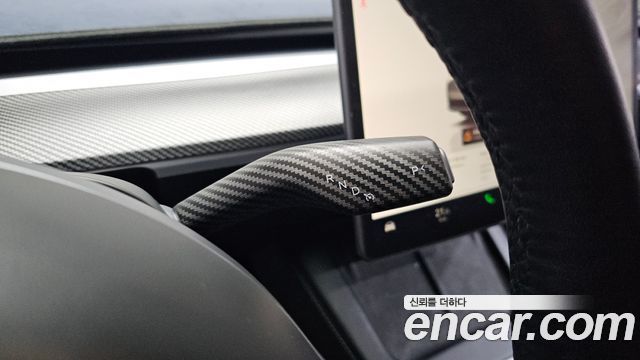 Tesla Model Y 2022 — photo 12