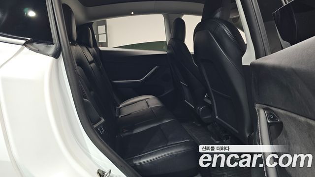Tesla Model Y 2022 — photo 17