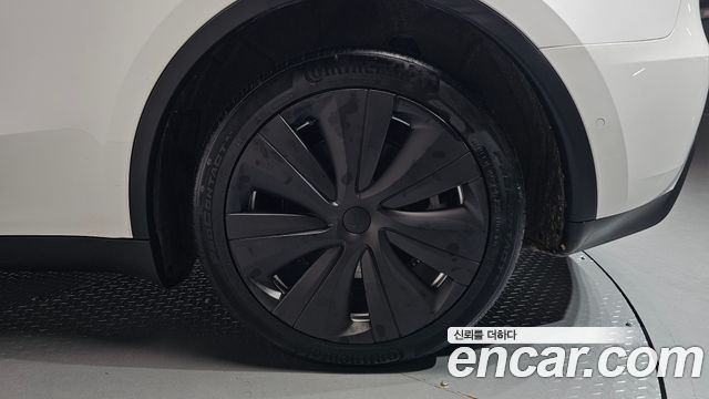 Tesla Model Y 2022 — photo 7