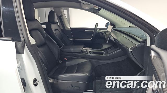 Tesla Model Y 2022 — photo 16