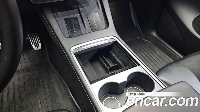 Tesla Model Y 2022 — photo 29