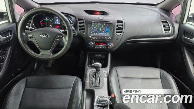 Kia K3 2015 — photo 10
