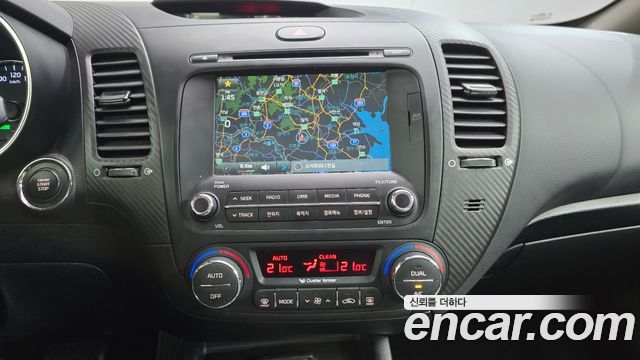 Kia K3 2015 — photo 18