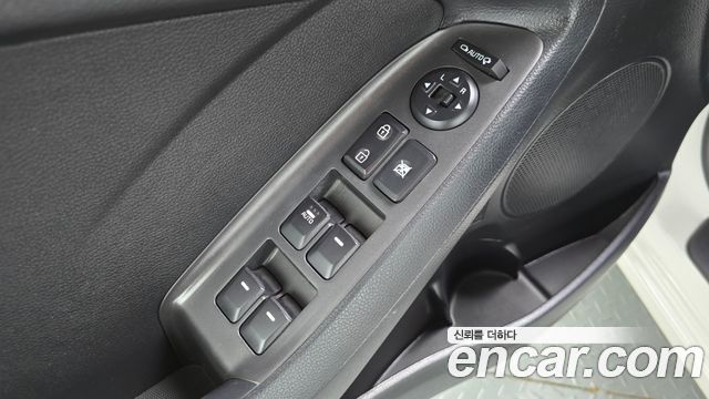 Kia K3 2015 — photo 26