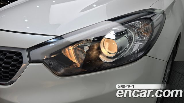 Kia K3 2015 — photo 8