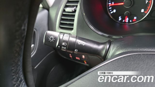 Kia K3 2015 — photo 27