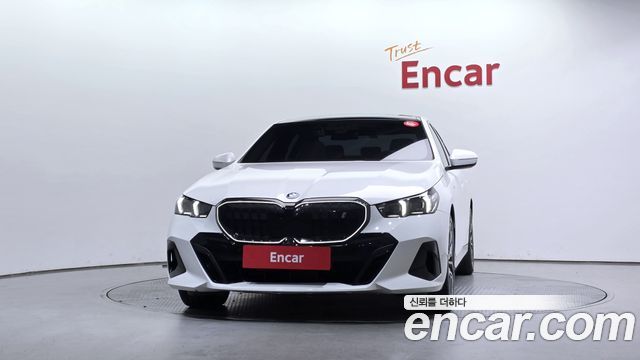 BMW i5 2025 — photo 3