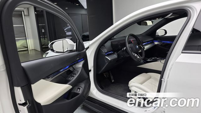 BMW i5 2025 — photo 13