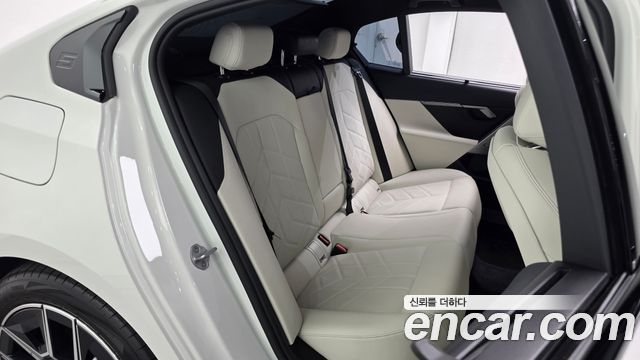 BMW i5 2025 — photo 17